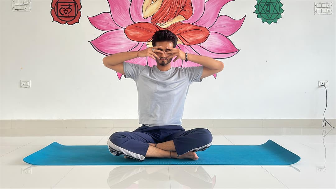 Online yoga teacher from Rishikesh